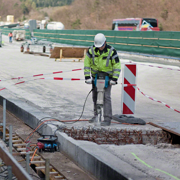 Marteau Piqueur, Démolisseur Et Carotteuse Burineur Brise Béton Bosch GSH27VC 62J 1000 Frappes/min 6 Pans 28mm 2 000W 7 Marteau Piqueur, Démolisseur Et Carotteuse Burineur Brise Béton Bosch GSH27VC 62J 1000 Frappes/min 6 Pans 28mm 2 000W – Image 5