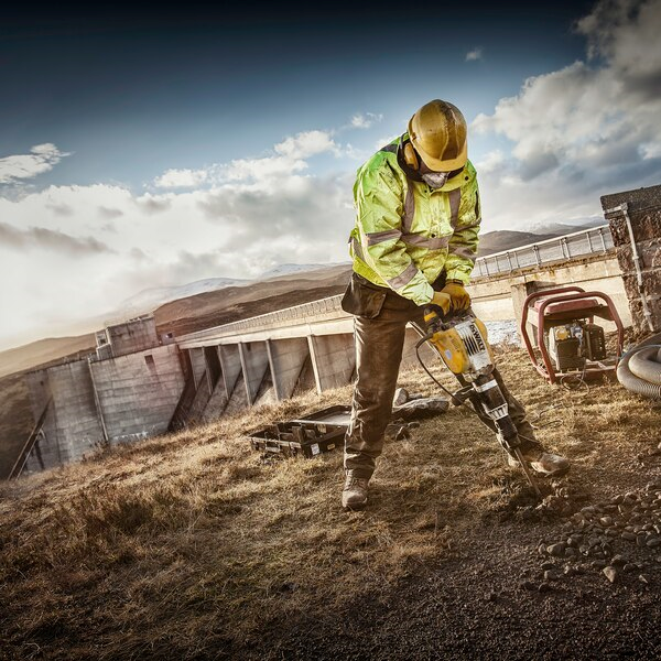 Perforateur Sds Max Marteau De Démolition Dewalt SDS-Max 1550W 19 Joules 4 Perforateur Sds Max Marteau De Démolition Dewalt SDS-Max 1550W 19 Joules – Image 2