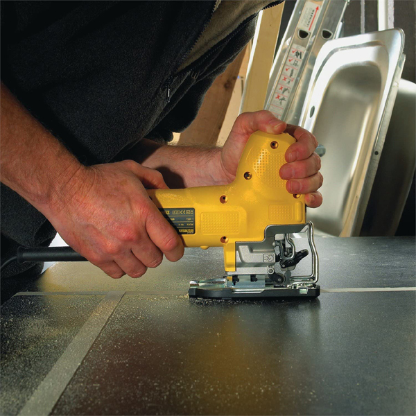 Scie Sauteuse Filaire Scie Sauteuse Dewalt DW343K-QS 550W En Coffret 5 Scie Sauteuse Filaire Scie Sauteuse Dewalt DW343K-QS 550W En Coffret – Image 3