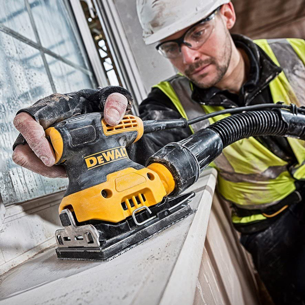 Ponceuse Vibrante Dewalt DWE6411-QS 230W Abrasif 1/4 De Feuille 5 Ponceuse Vibrante Dewalt DWE6411-QS 230W Abrasif 1/4 De Feuille – Image 3