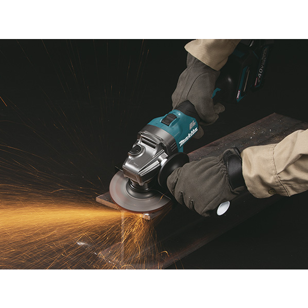 Meuleuse D'angle ø 125 Mm Meuleuse D'angle Makita Diamètre 125 Mm 40V Max Li-Ion 4Ah - Puissance 1100 W 7 Meuleuse D'angle ø 125 Mm Meuleuse D'angle Makita Diamètre 125 Mm 40V Max Li-Ion 4Ah - Puissance 1100 W – Image 5