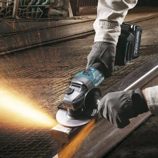 Meuleuse D'angle ø 125 Mm Meuleuse D'angle Makita Diamètre 125 Mm 40 V Max Li-Ion - Puissance 1100 W - 2 Batteries + Chargeur 8 Meuleuse D'angle ø 125 Mm Meuleuse D'angle Makita Diamètre 125 Mm 40 V Max Li-Ion - Puissance 1100 W - 2 Batteries + Chargeur – Image 6